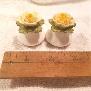 Denton Bone China salt /pepper set England Yellow Rose Yellow Carnation